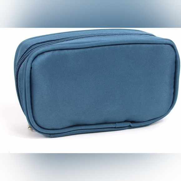 10 Essential oils with blue case NEW - Picture 3 of 8